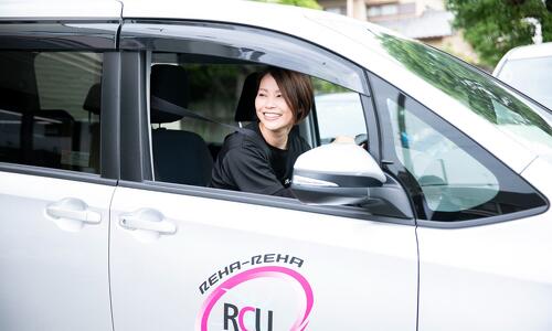 児童デイサービスの送迎ドライバー リハ・リハキッズPowers板宿 神戸市須磨区のイメージ写真