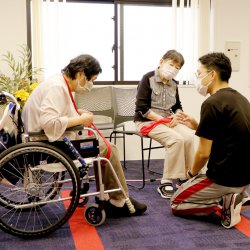 【正社員】デイサービス介護スタッフ/板宿駅近3分/商店街の中/福利厚生充実/健康経営優良認定企業/【神戸市須磨区】のイメージ写真