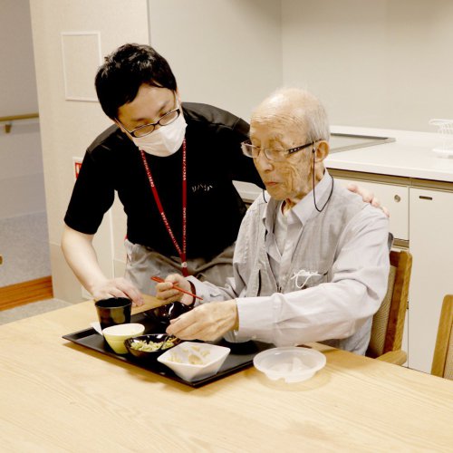 【新卒採用】フルシフト介護職のイメージ写真