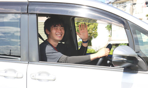 デイサービスの送迎ドライバー アルクスタジオ 神戸市リハ・リハ 神戸市垂水区のイメージ写真